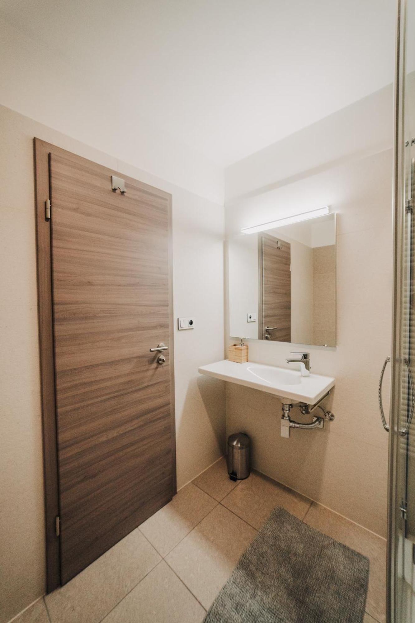 Citybeat Apartments, 400M From The Square Plzen Exterior photo