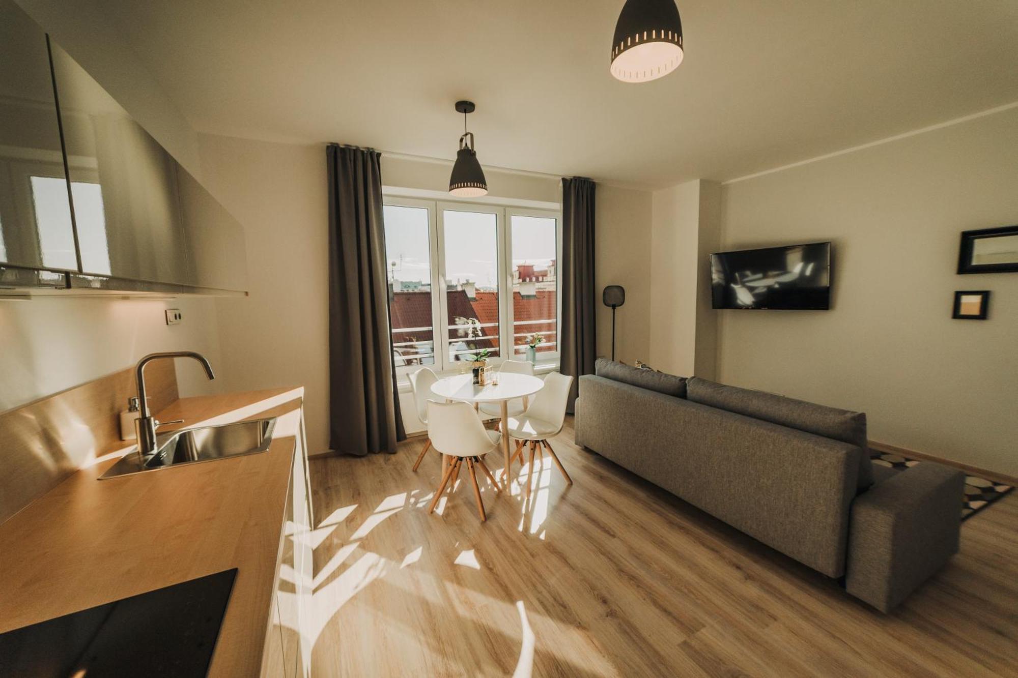 Citybeat Apartments, 400M From The Square Plzen Exterior photo