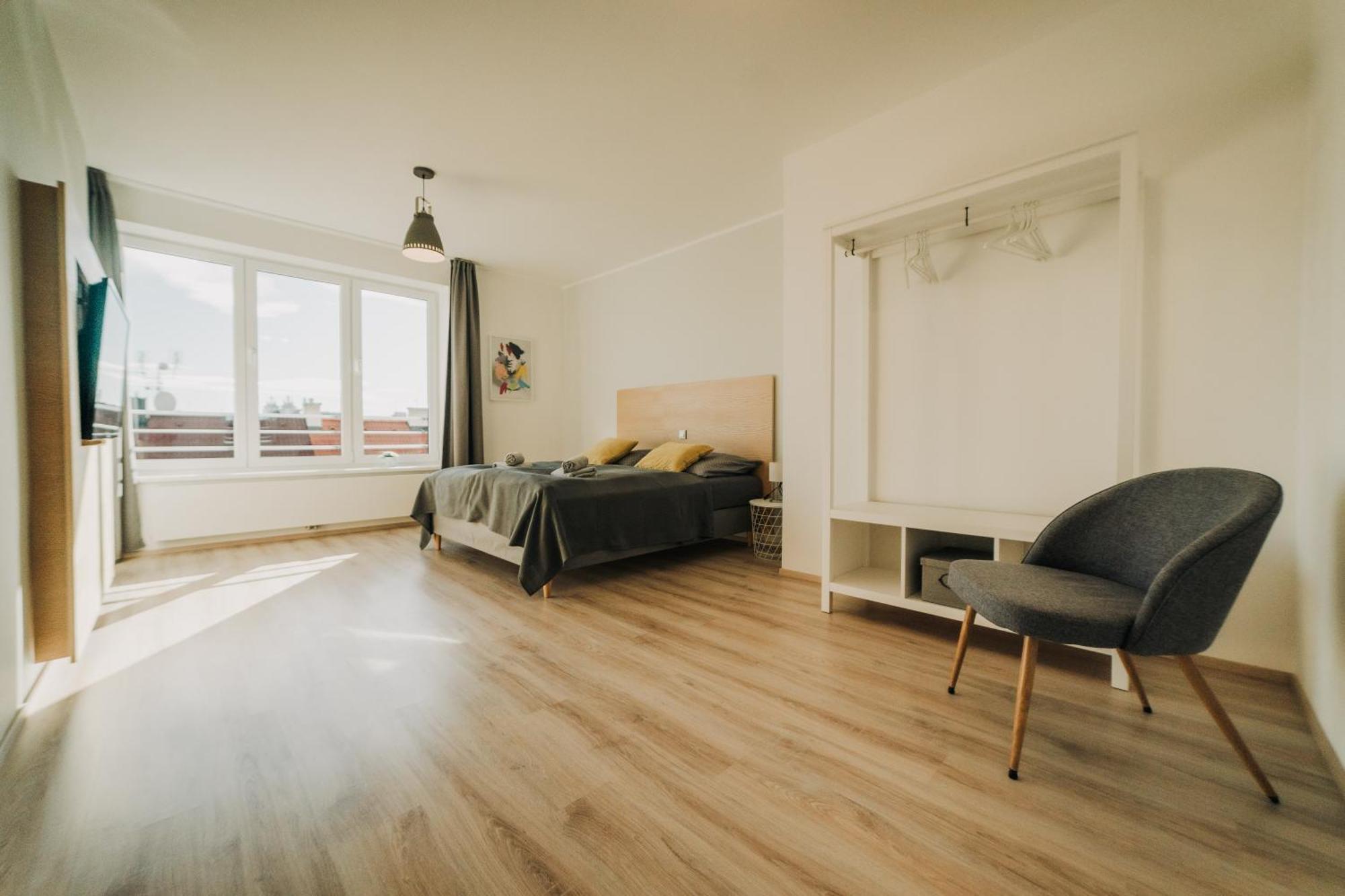 Citybeat Apartments, 400M From The Square Plzen Exterior photo