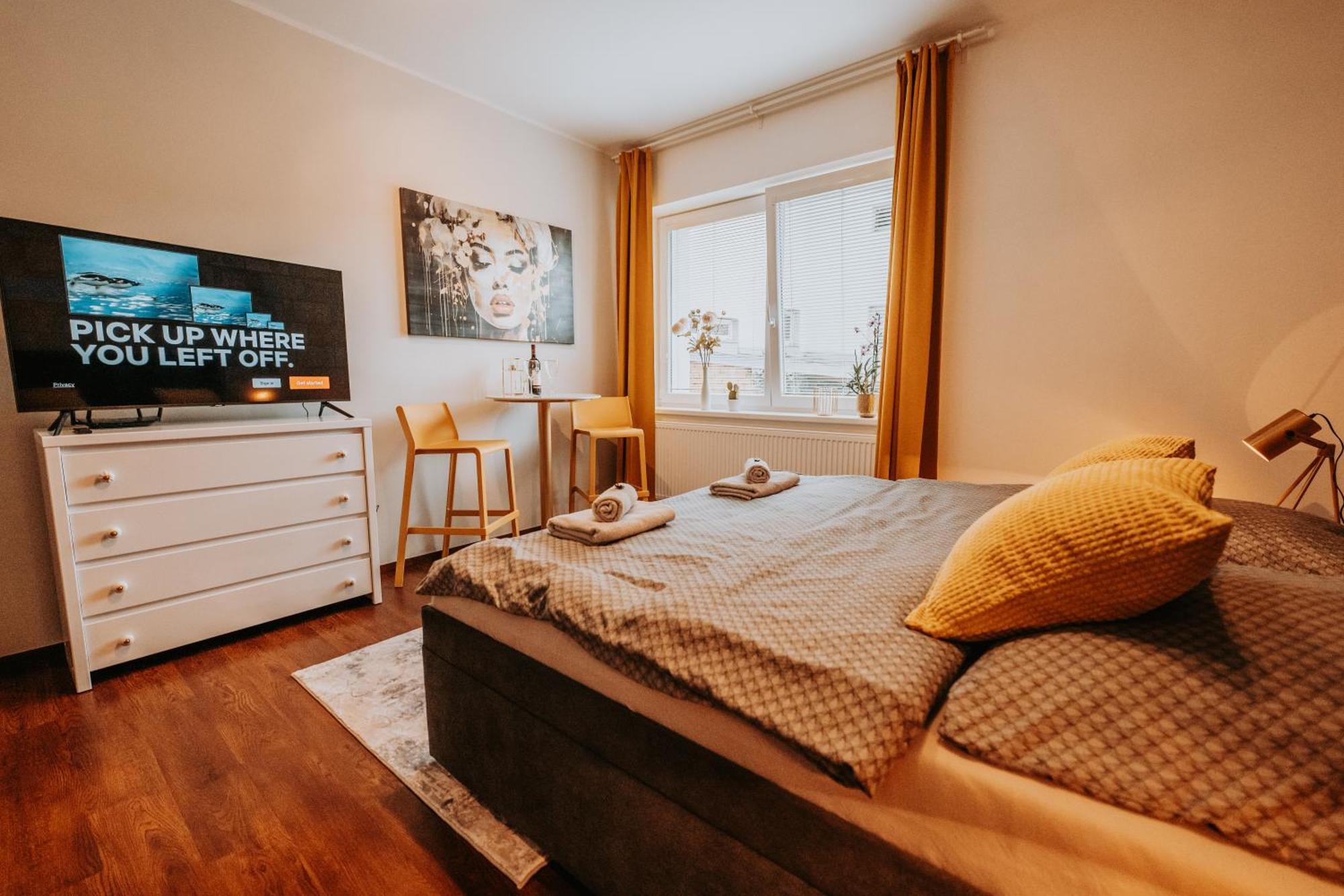 Citybeat Apartments, 400M From The Square Plzen Exterior photo